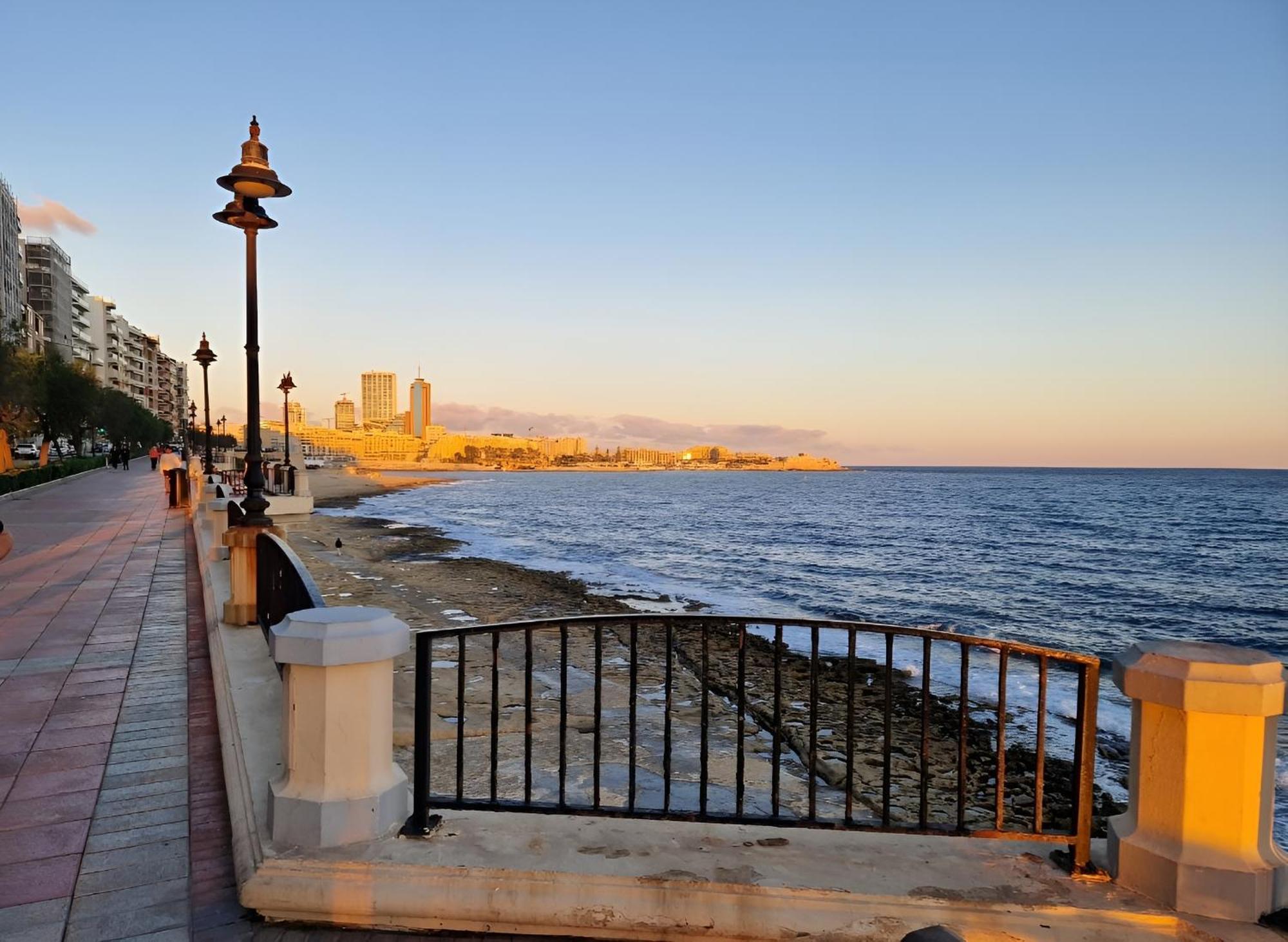 Sliema Cosy Penthouse With Bbq Apartman Kültér fotó